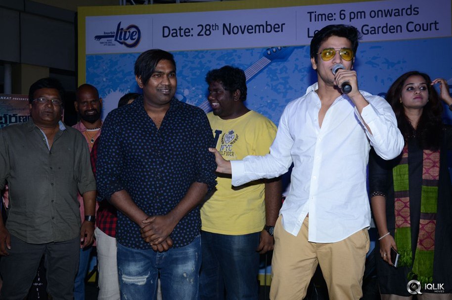 Shankarabharanam-Movie-Flash-Mob-at-Inorbit-Mall